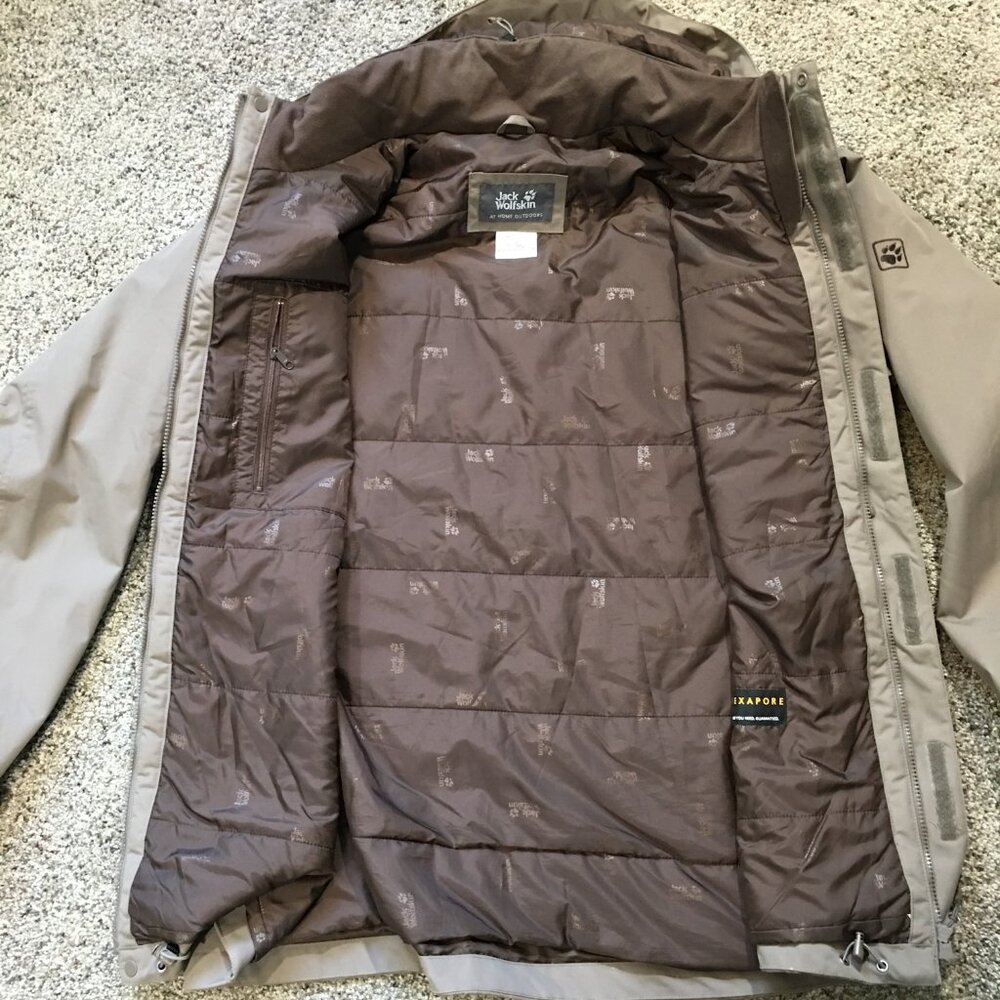 Men's Jack Wolfskin Coat - Picture 9 of 9